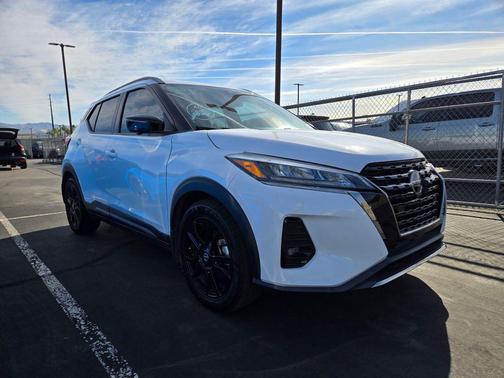 2021 Nissan Kicks SR