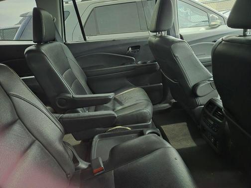 White Diamond Pearl 2019 Honda Pilot Elite