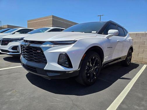 Iridescent Pearl Tricoat 2022 Chevrolet Blazer RS