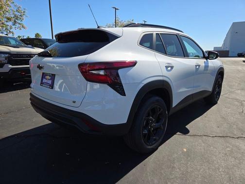 Summit White 2026 Chevrolet Trax LT