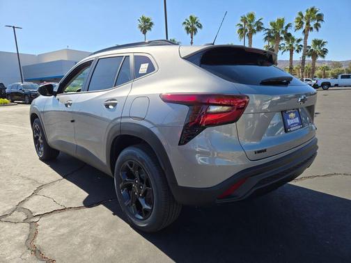 Sterling Gray Metallic 2026 Chevrolet Trax LT