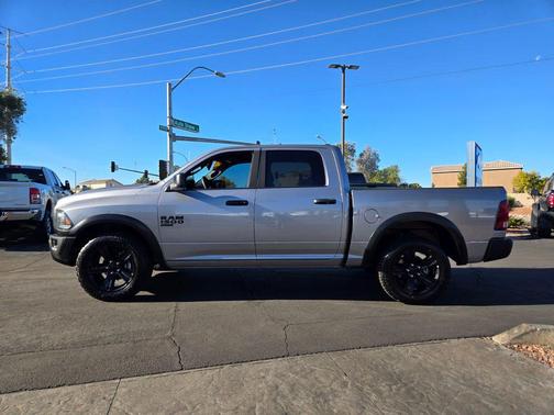 2024 RAM 1500 Classic Warlock Crew Cab 4x4 5'7' Box