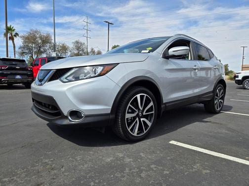 Brilliant Silver 2017 Nissan Rogue Sport SL
