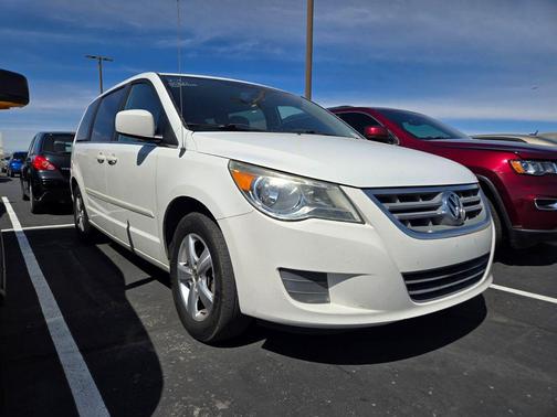 2011 Volkswagen Routan SE