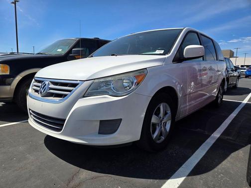 2011 Volkswagen Routan SE