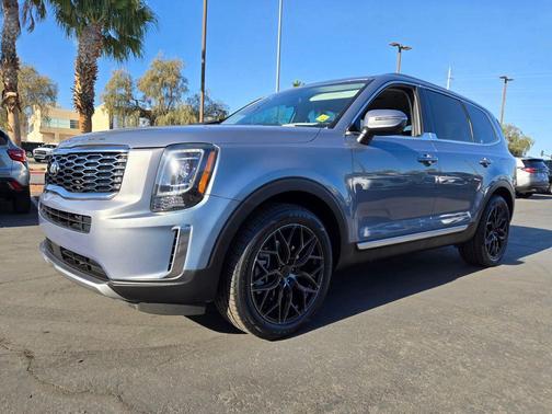 Everlasting Silver 2020 Kia Telluride S