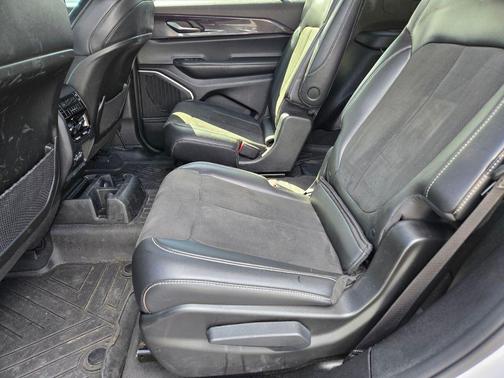 2022 Jeep Grand Cherokee L Altitude