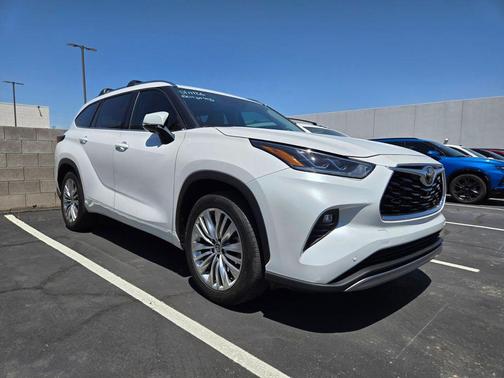 Wind Chill Pearl 2024 Toyota Highlander Platinum