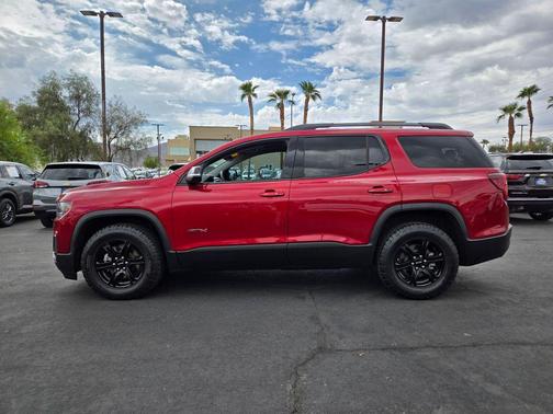 2023 GMC Acadia AWD AT4