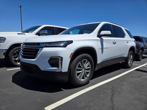 Summit White 2023 Chevrolet Traverse LT Cloth