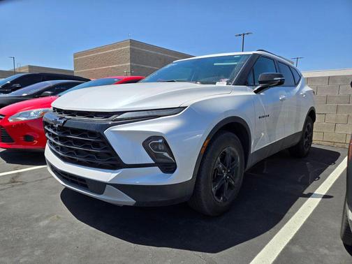 Iridescent Pearl Tricoat 2024 Chevrolet Blazer 3LT