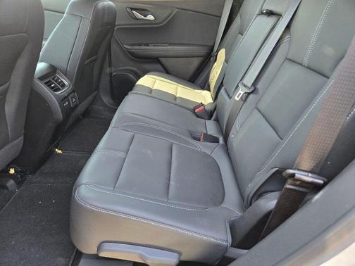 Iridescent Pearl Tricoat 2024 Chevrolet Blazer 3LT
