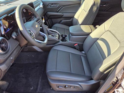 2025 Chevrolet Colorado WT