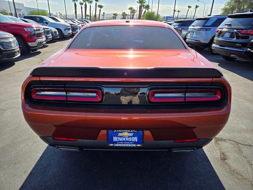 2022 Dodge Challenger SXT