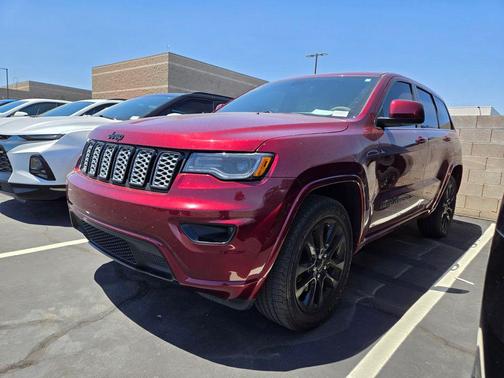 Velvet Red Pearlcoat 2022 Jeep Grand Cherokee Laredo