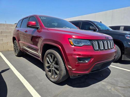Velvet Red Pearlcoat 2022 Jeep Grand Cherokee Laredo