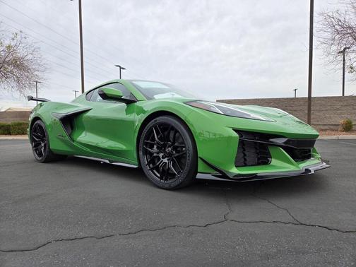 Roswell Green Metallic 2026 Chevrolet Corvette Z06