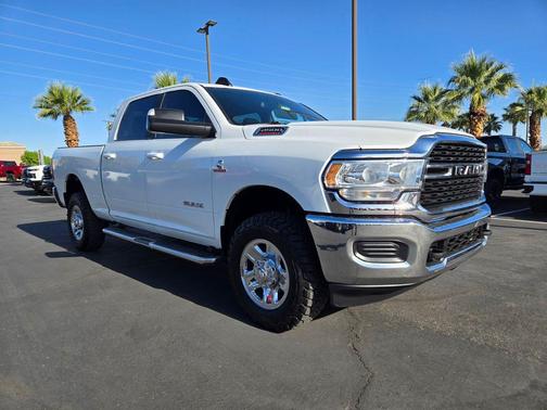 Bright White Clearcoat 2022 RAM 2500 Big Horn Crew Cab 4x4 6'4' Box