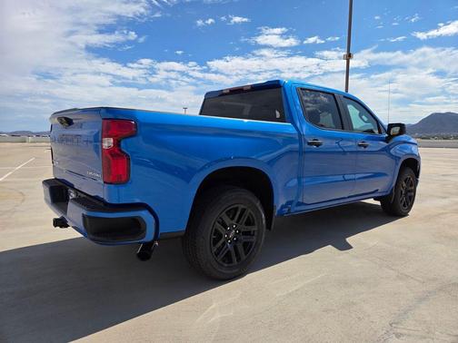 2025 Chevrolet Silverado 1500 Custom
