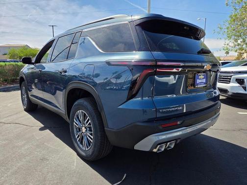 Lakeshore Blue Metallic 2026 Chevrolet Traverse LT