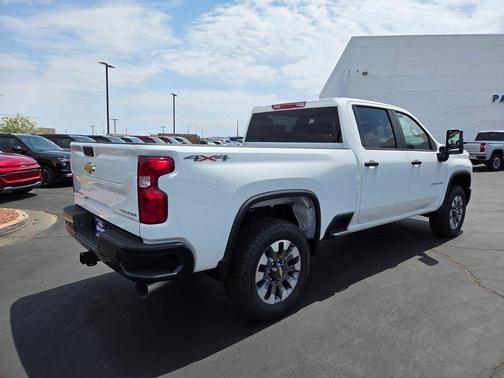 2025 Chevrolet Silverado 2500 Custom