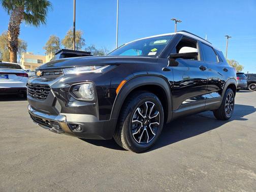 Mosaic Black Metallic 2023 Chevrolet Trailblazer ACTIV