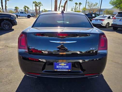 2019 Chrysler 300 S