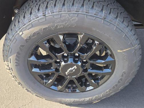 2025 Chevrolet Silverado 2500 Custom