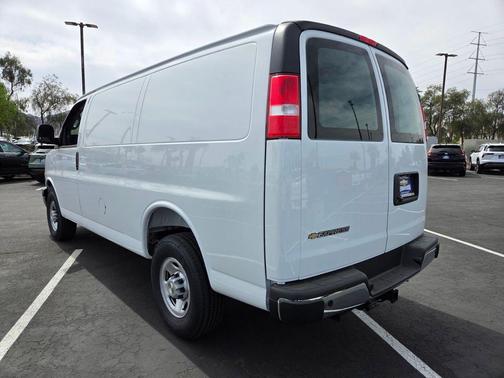2026 Chevrolet Express 2500 Work Van