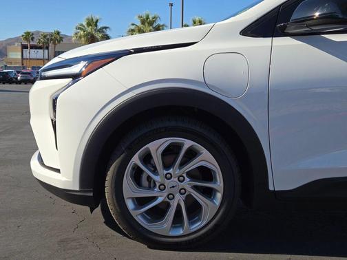 Summit White 2027 Chevrolet Bolt LT FWD