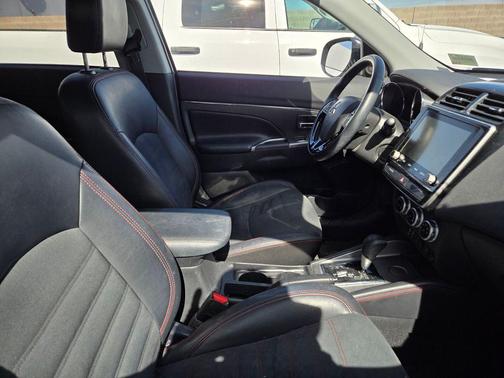 2022 Mitsubishi Outlander Sport SE