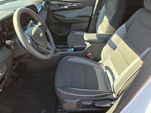Summit White 2026 Chevrolet Trailblazer LS