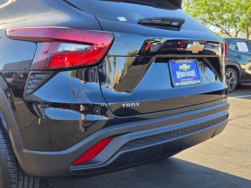 Mosaic Black Metallic 2024 Chevrolet Trax LS