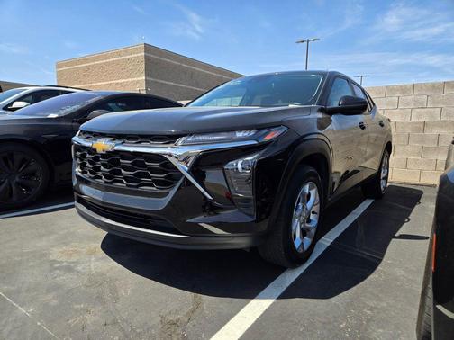 Mosaic Black Metallic 2024 Chevrolet Trax LS