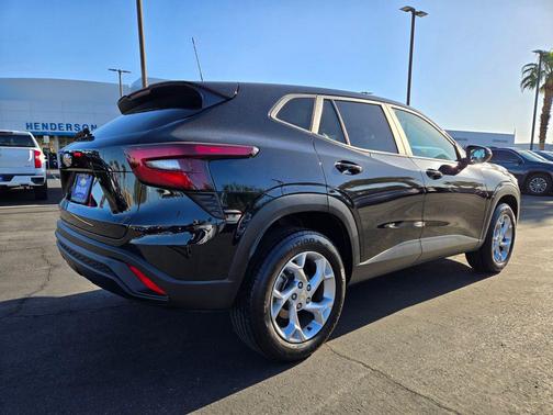 Mosaic Black Metallic 2024 Chevrolet Trax LS