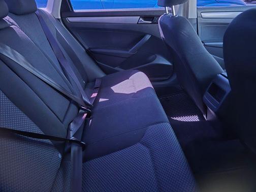 Silevr 2015 Volkswagen Passat 1.8T Auto S