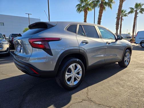 Sterling Gray Metallic 2025 Chevrolet Trax LS