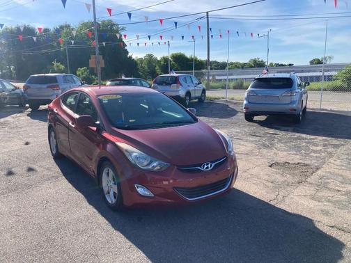 Red 2013 Hyundai ELANTRA GLS