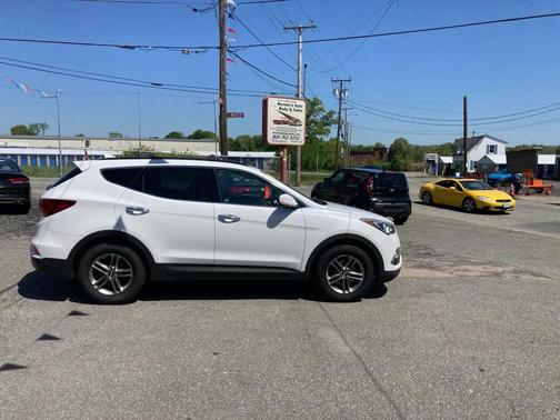 White 2017 Hyundai Santa Fe Sport 2.4L
