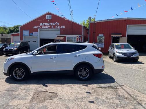 White 2017 Hyundai Santa Fe Sport 2.4L