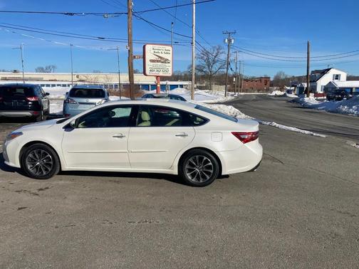 2017 Toyota Avalon XLE Plus