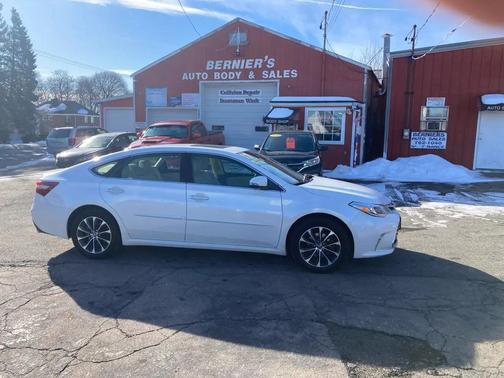 2017 Toyota Avalon XLE Plus