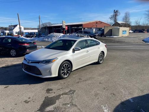 2017 Toyota Avalon XLE Plus