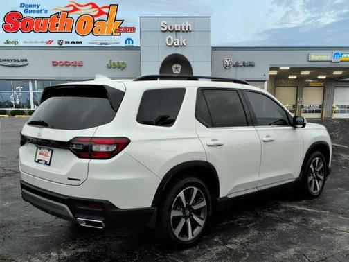 2025 Honda Pilot Touring 8-Passenger