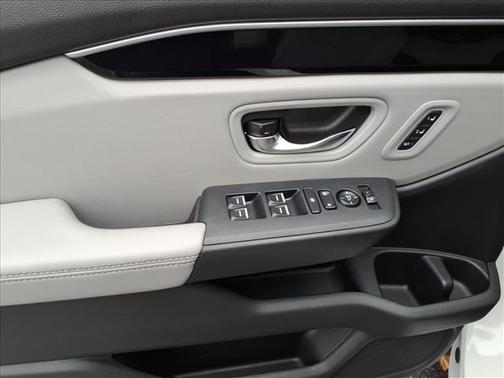 2025 Honda Pilot Touring 8-Passenger