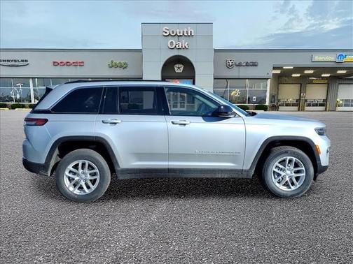 Silver Zynith 2026 Jeep Grand Cherokee Altitude