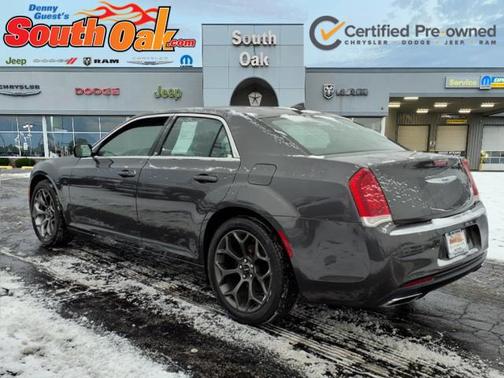 2018 Chrysler 300 Touring