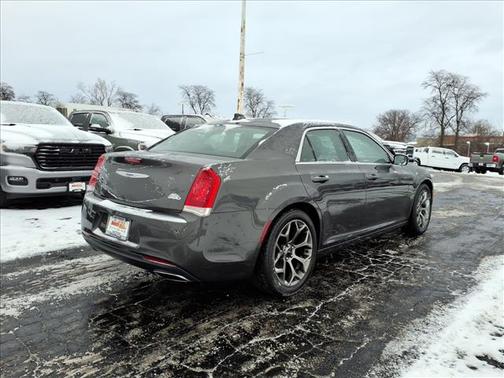 2018 Chrysler 300 Touring