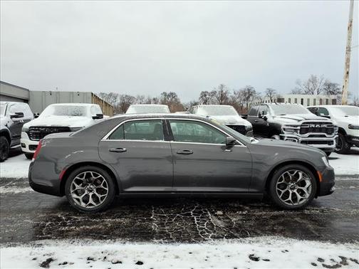 2018 Chrysler 300 Touring