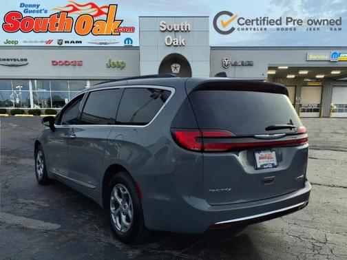 Ceramic Gray Clearcoat 2023 Chrysler Pacifica Limited